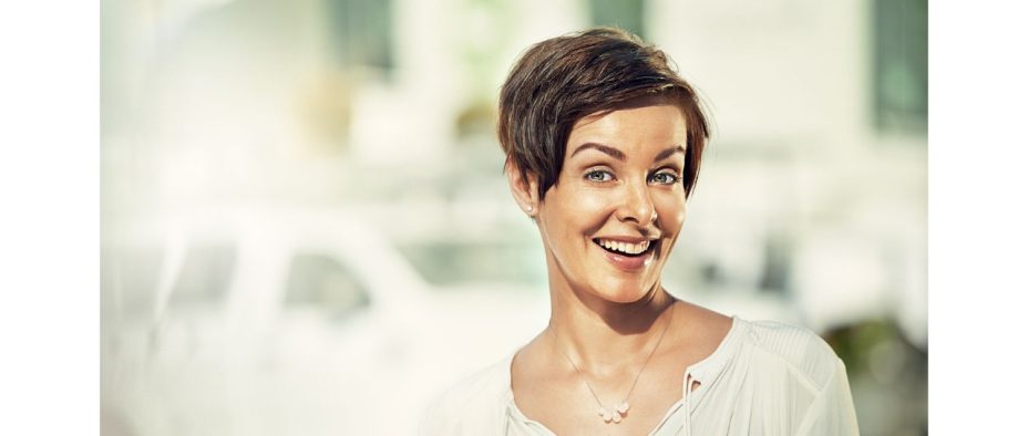 Frau fragt sich: Wie entsteht ein Sunrise Freedom Abo