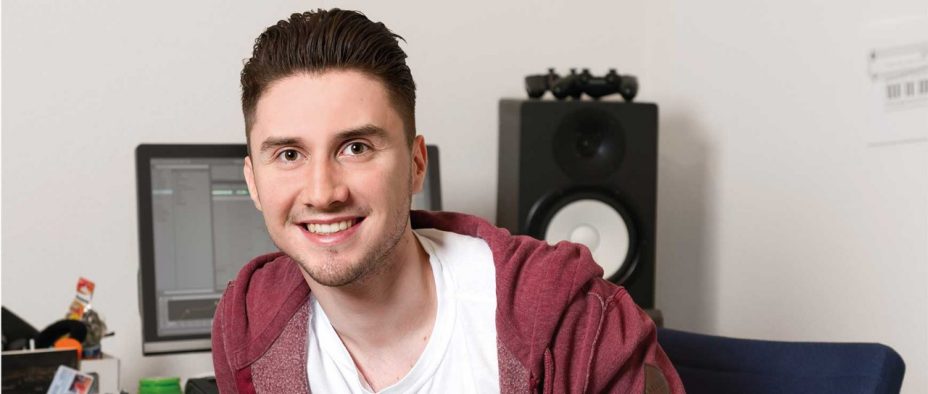 24 Stunden rund um die Uhr online mit Sunrise: Enes Biqkaj, Informatiker, Bülach