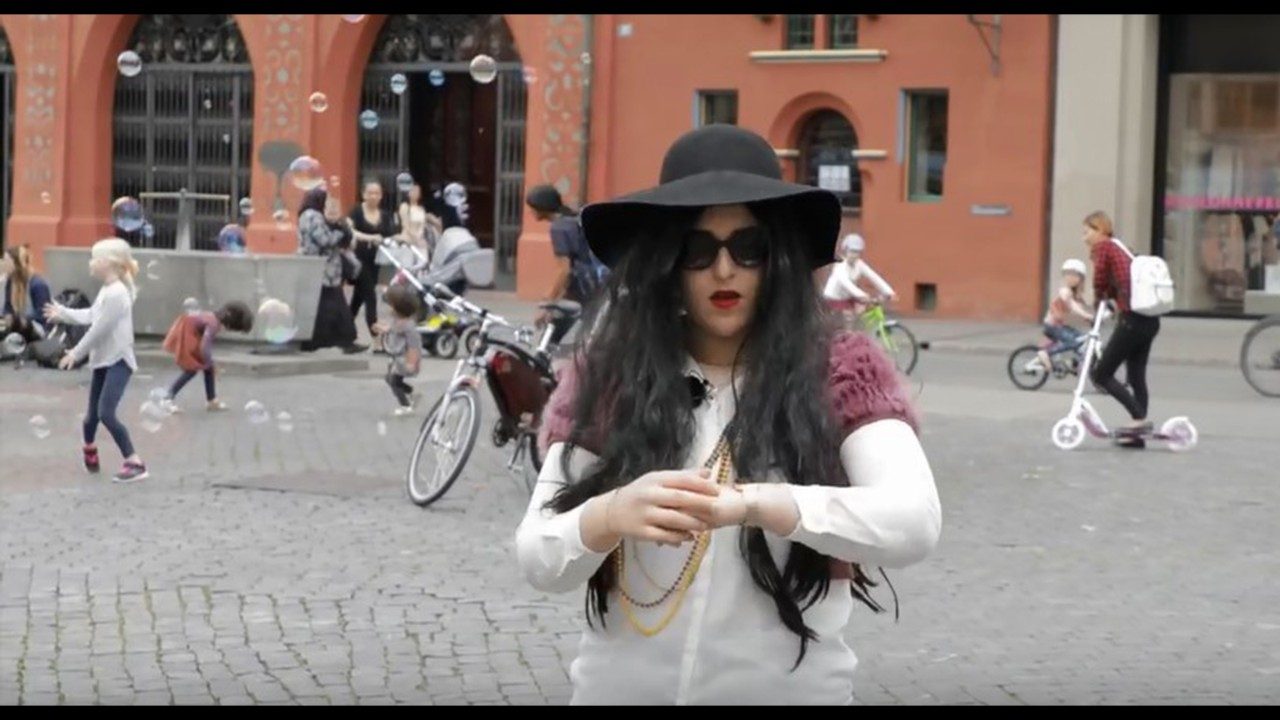 Feministische Youtube Serie Being A Woman Von Dana Newman Schwerpunkt Youtube Jetzt De