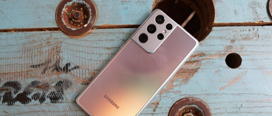 Les SuperPods de Plume (avec leurs connexions LAN situées dessous) assurent un Wi-Fi constant.